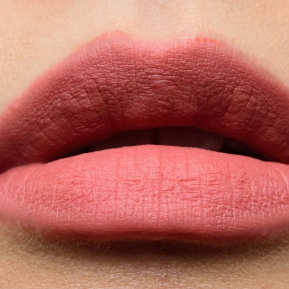 Colourpop Lux Velvet - L'Auberge